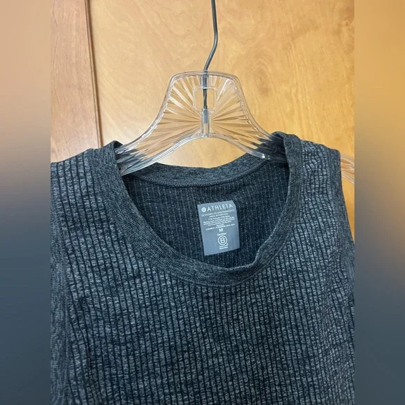 Athleta Gray Ribbed Renew CYA Length Tank Top Size Medium Athletic Workout Shirt - Picture 4 of 5